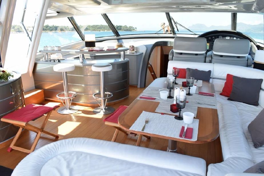 Yacht Baia 78 8.jpg