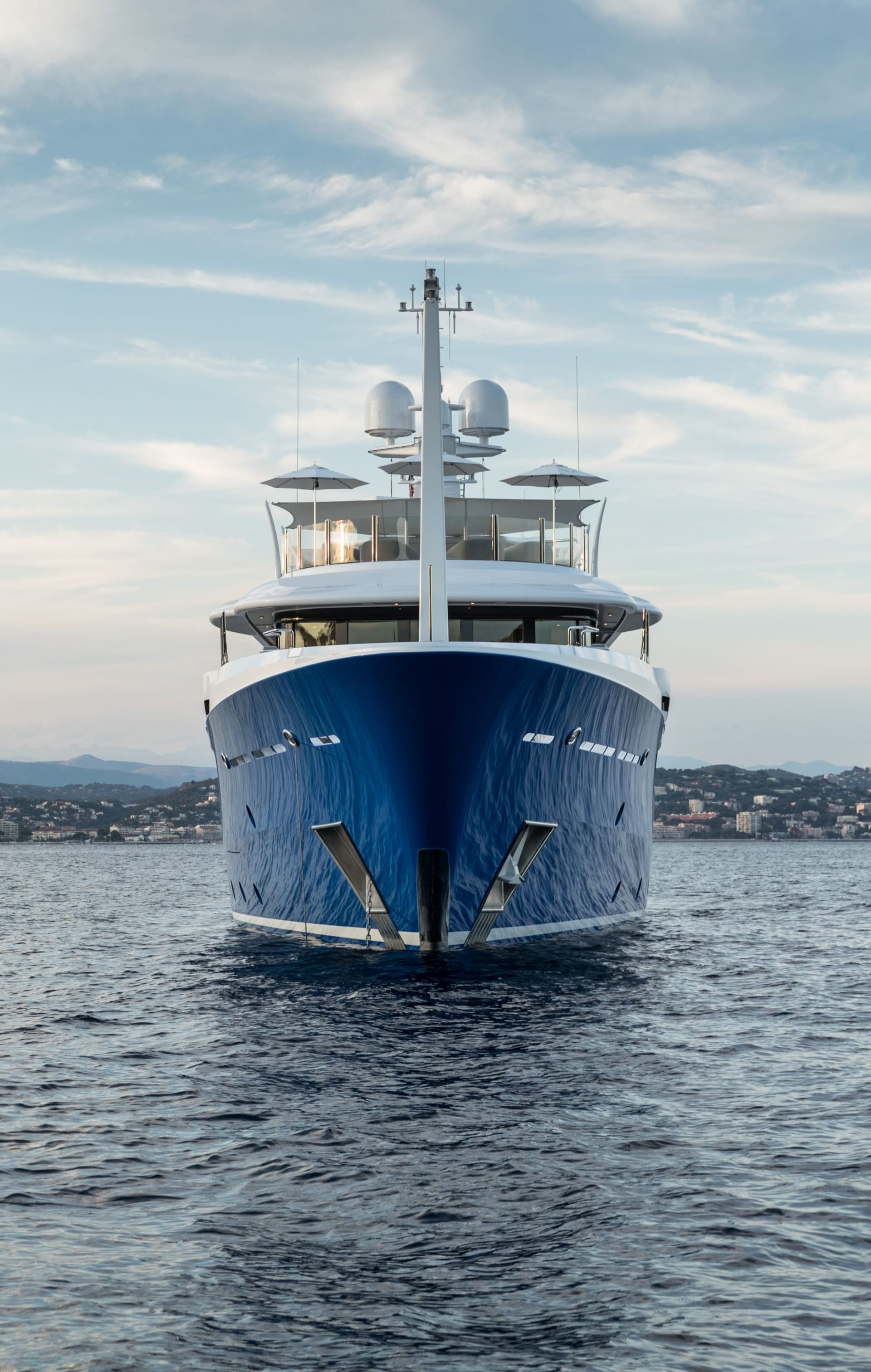 _bow view - photo credit Amels.jpg