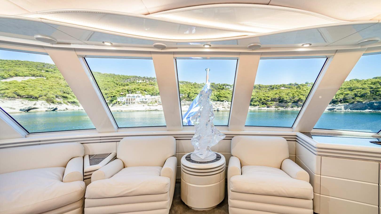 a boat on the water aboard WIND OF FORTUNE_y (2).jpg