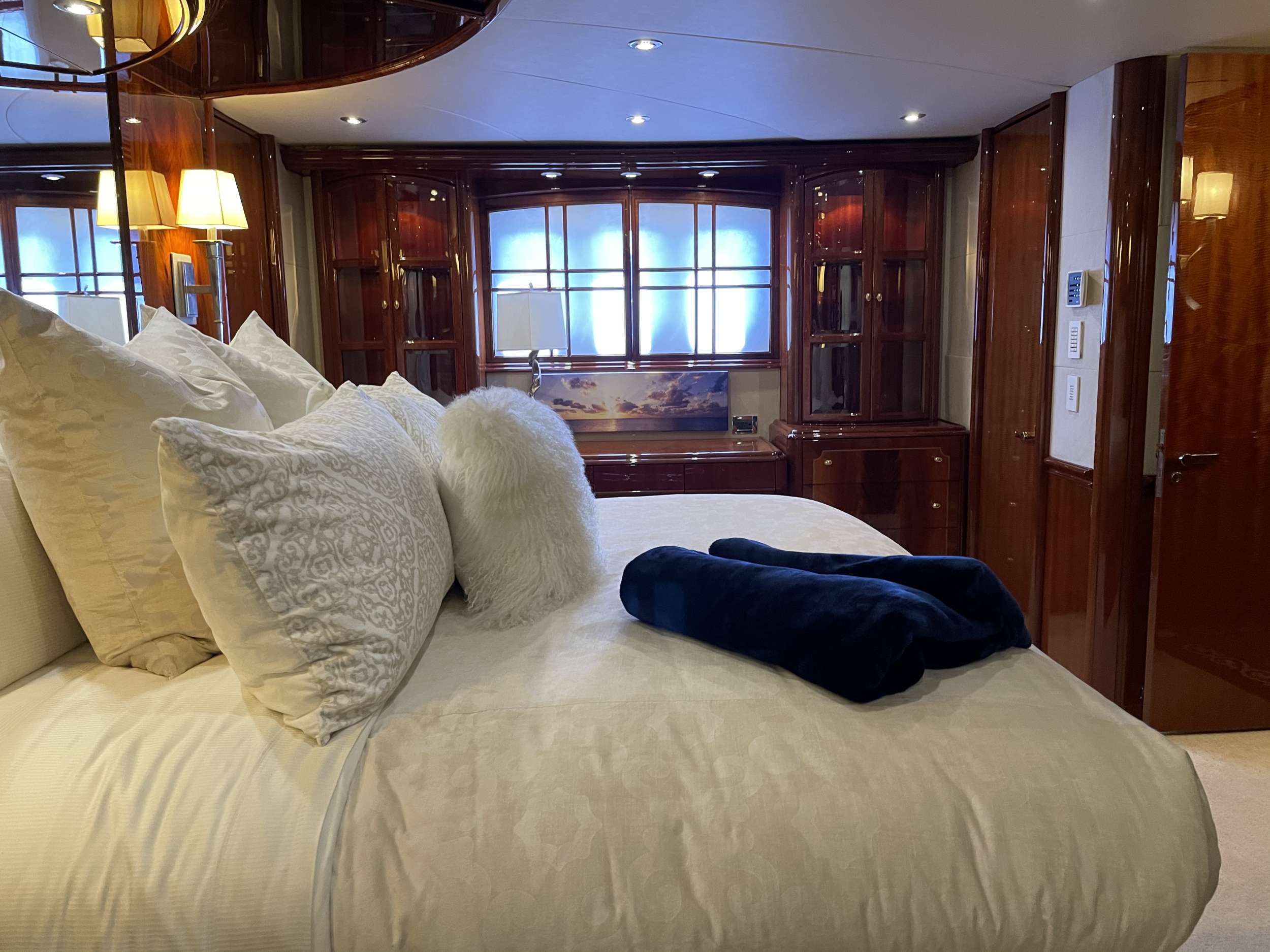 accommodation detail - master suite.jpg