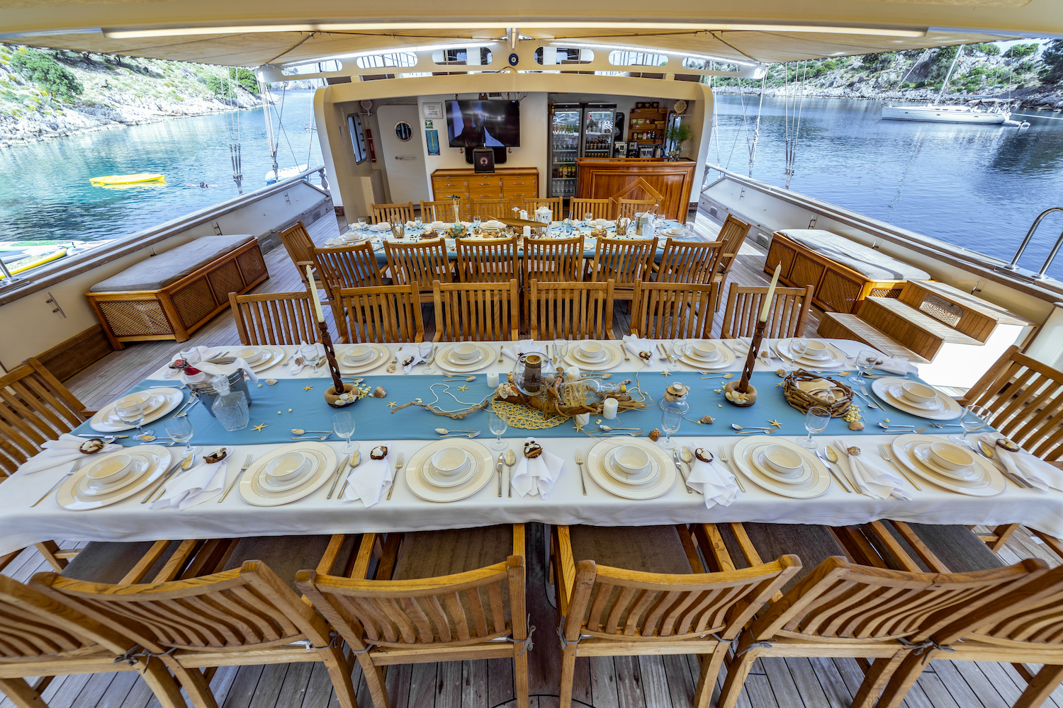 aft deck alfresco dining close up.jpg