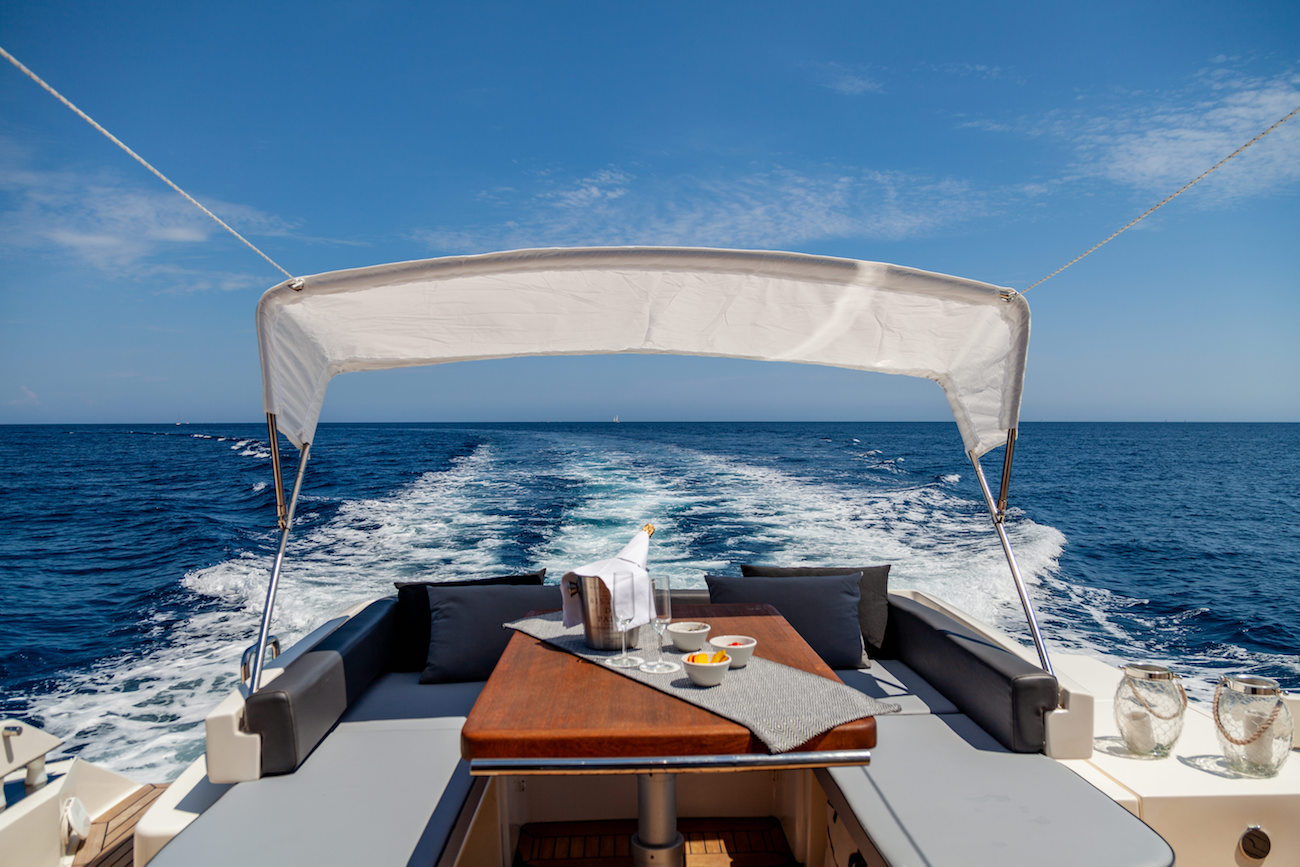 aft deck alfresco seating.jpg