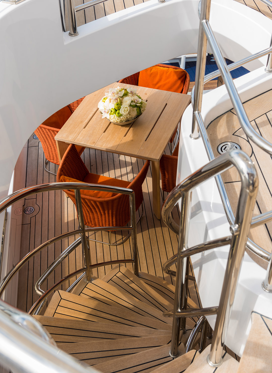 aft deck detail Photography Jaime Navarro : Quinn Bisset.jpg