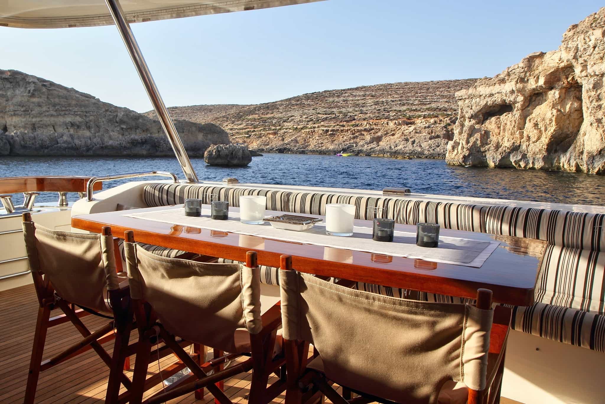 aft deck dining possibility for fabulous views.jpg
