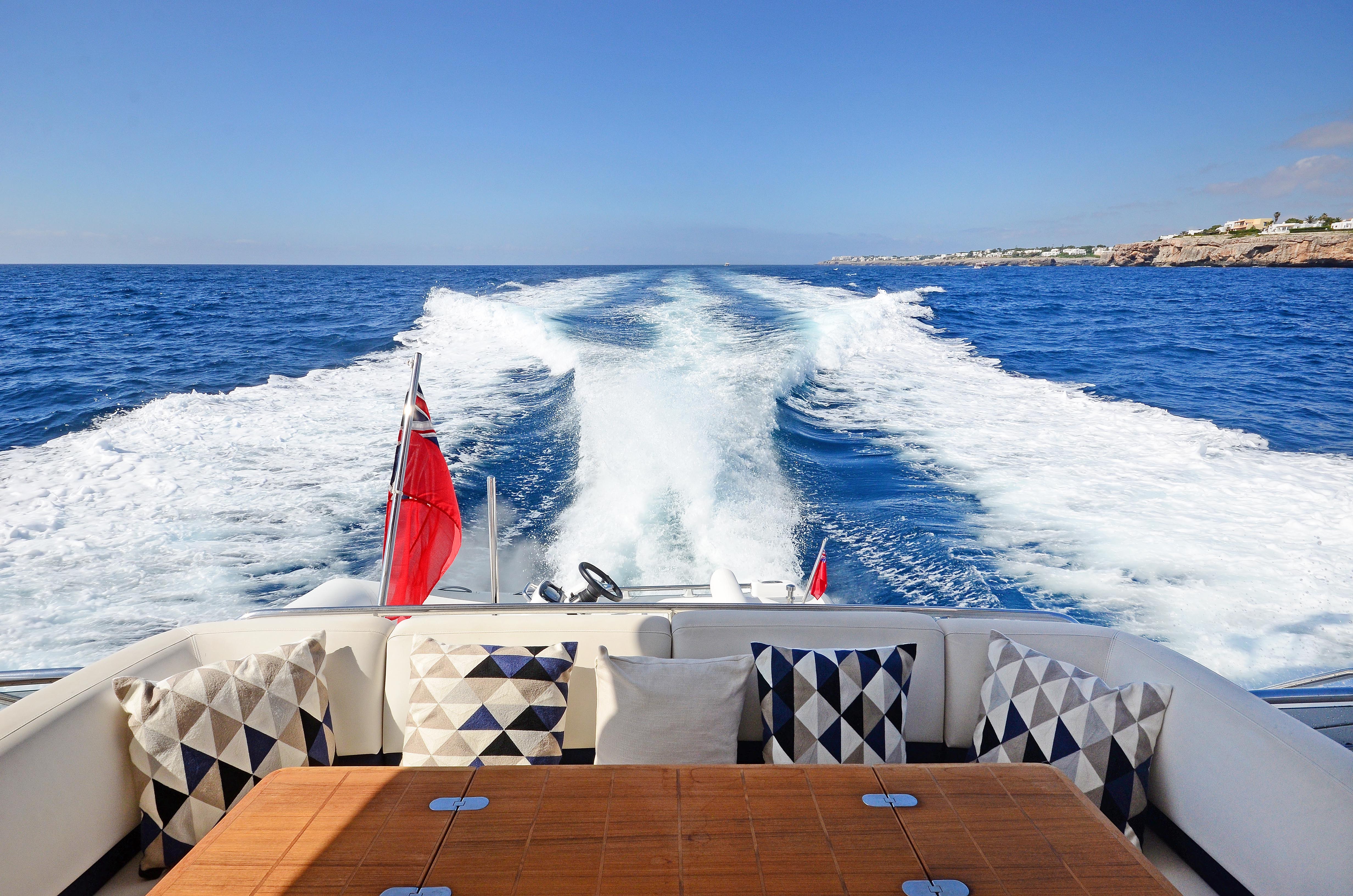 aft deck table and seating.jpg