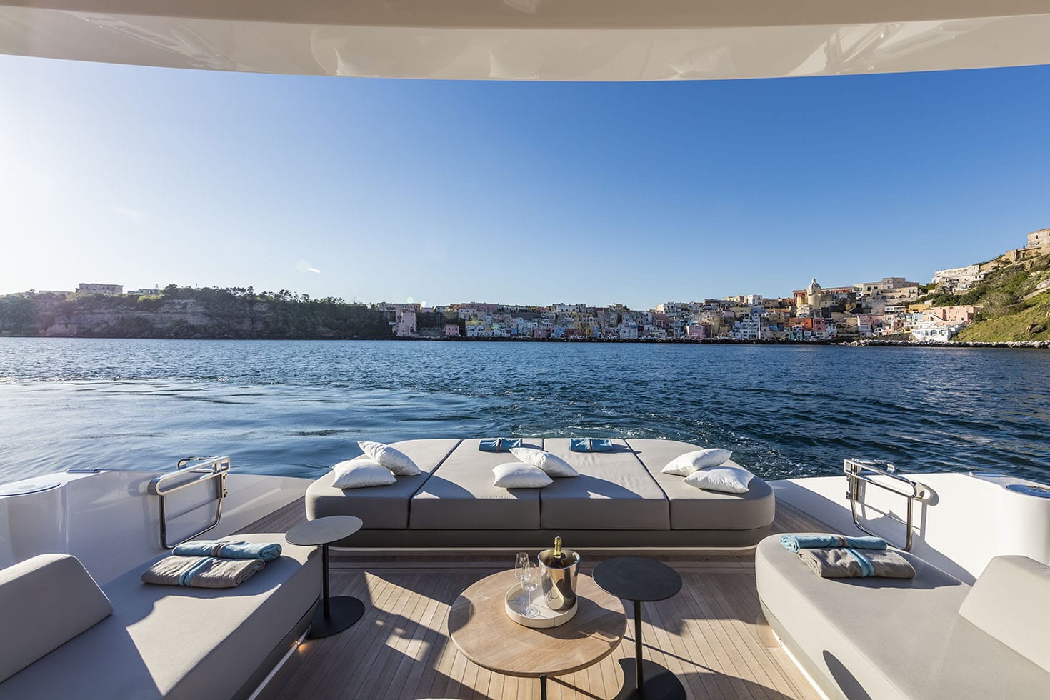 aft deck with sunbathing area.jpg