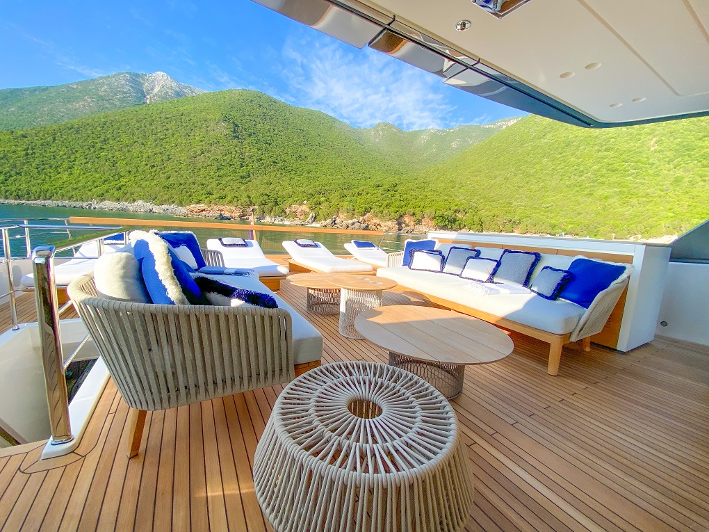 aft deck © LOIC B. PHOTOGRAPHE.jpg