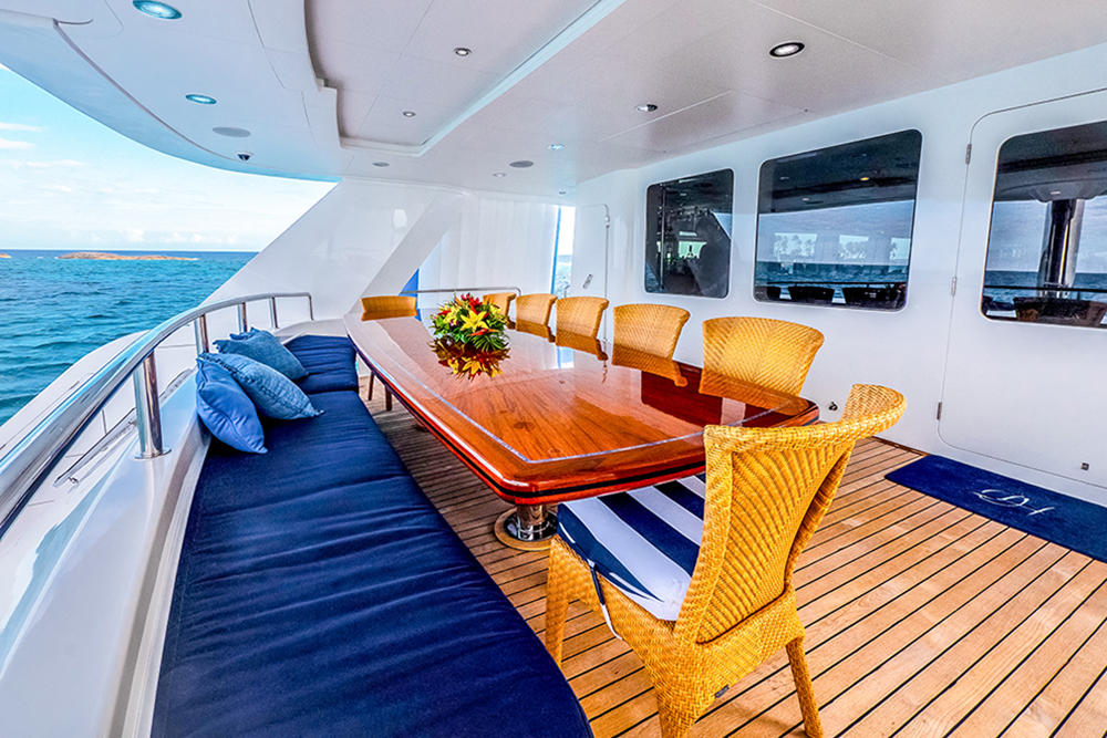 aft deck1 island heiress.jpg