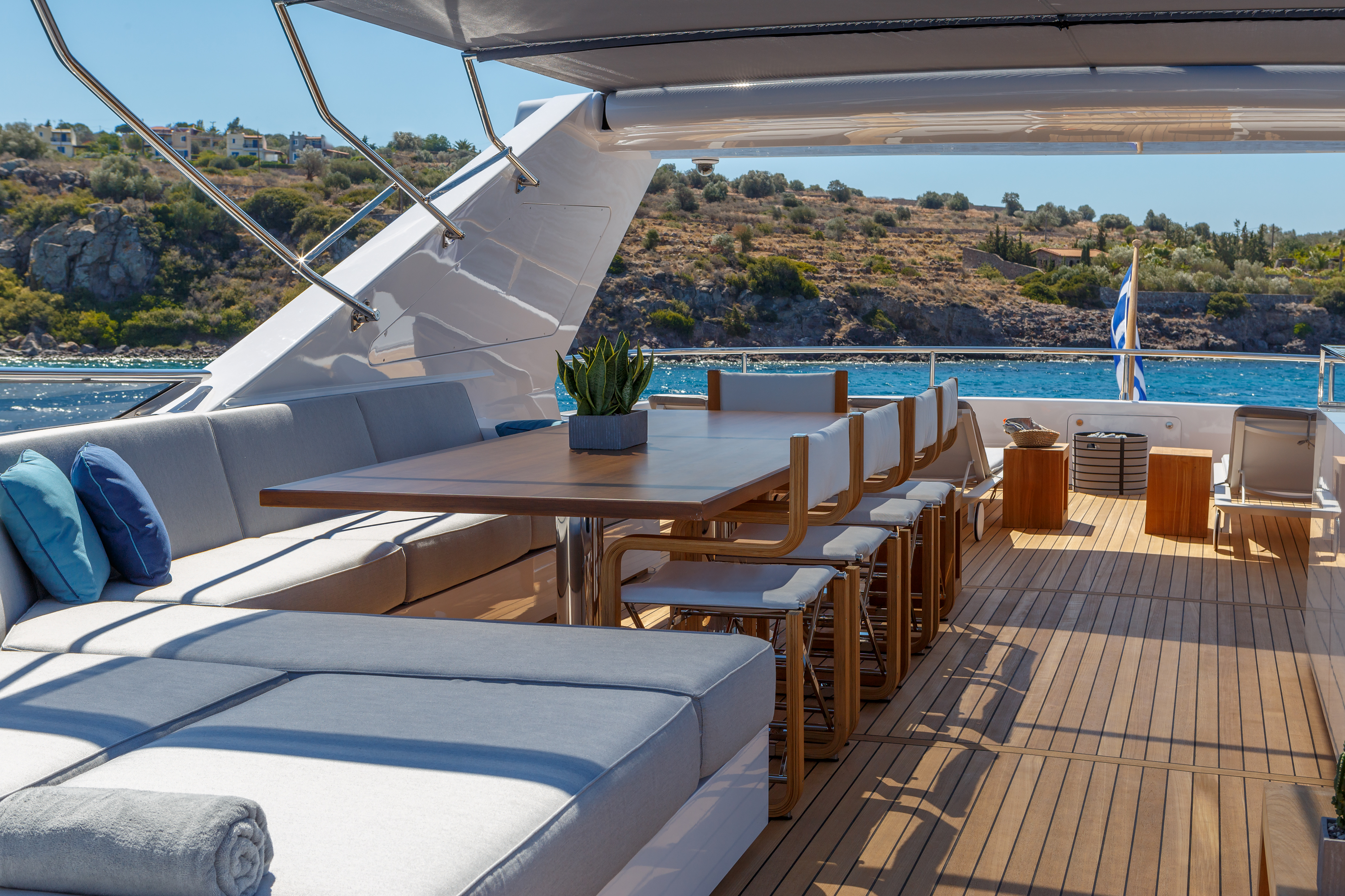 alfresco dining on flyrbidge.jpg