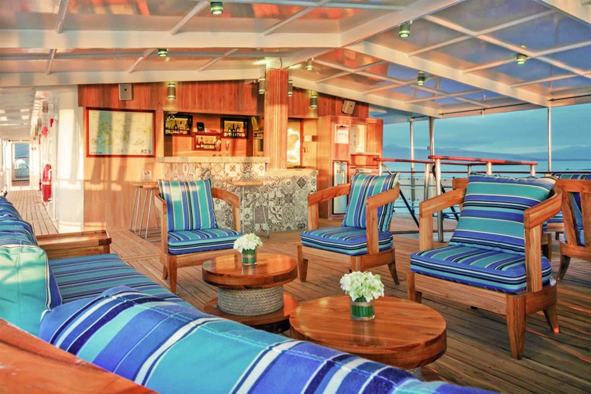 alfresco lounge.jpg