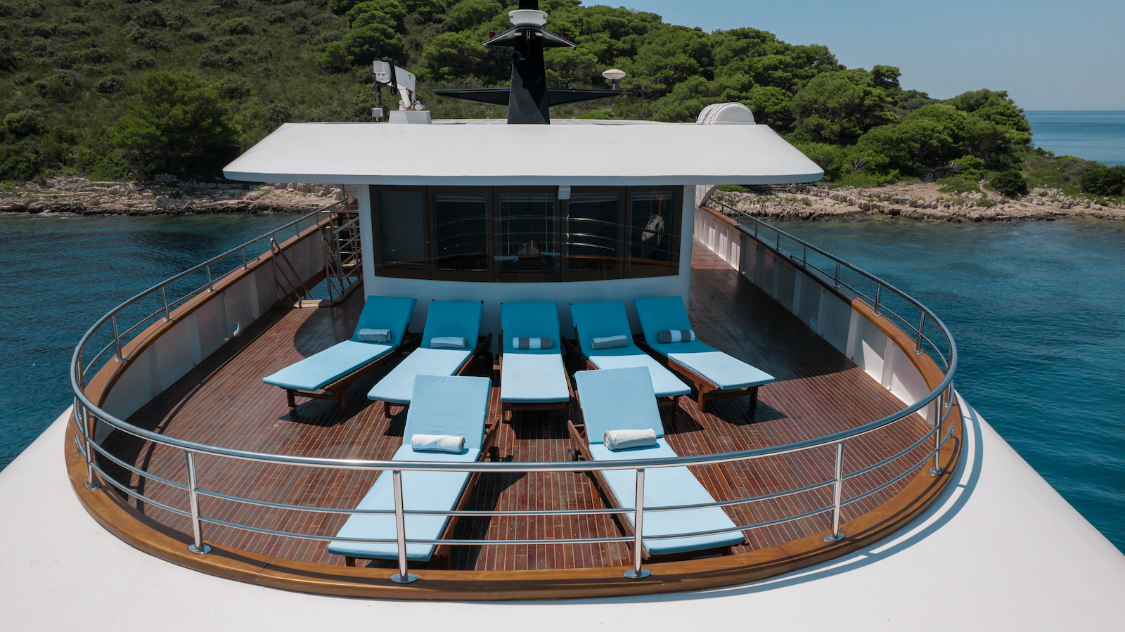 bow  sunbathing area.jpg