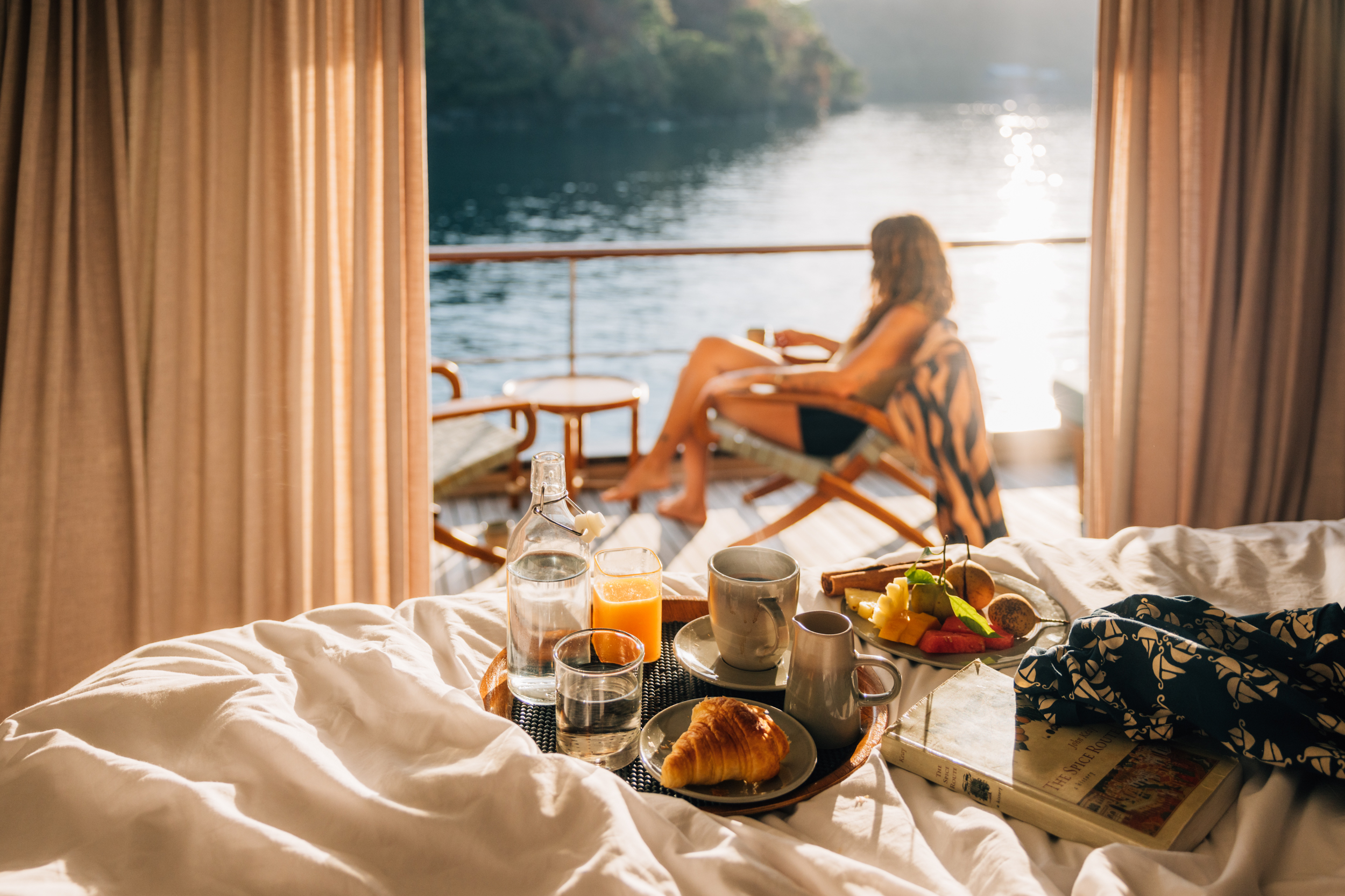 breakfast in the cabin - Kudanil - Jack Johns.jpg