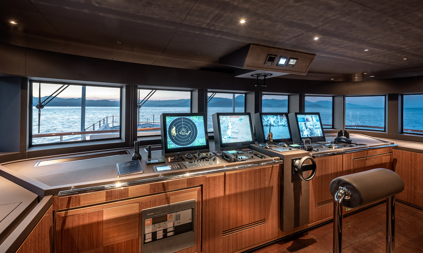 bridge - helm station.jpg