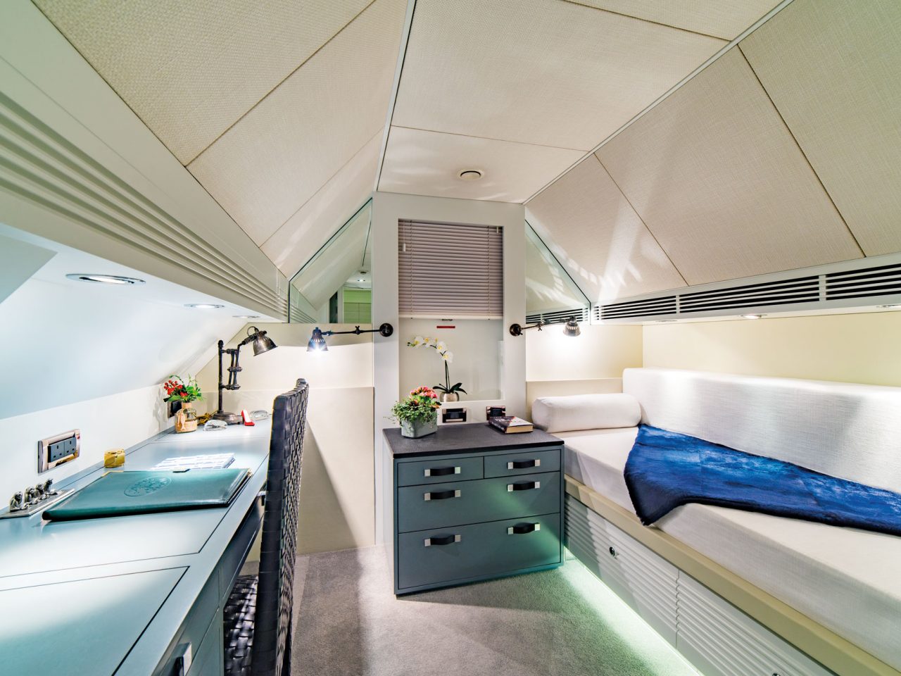 cabin with desk.jpg