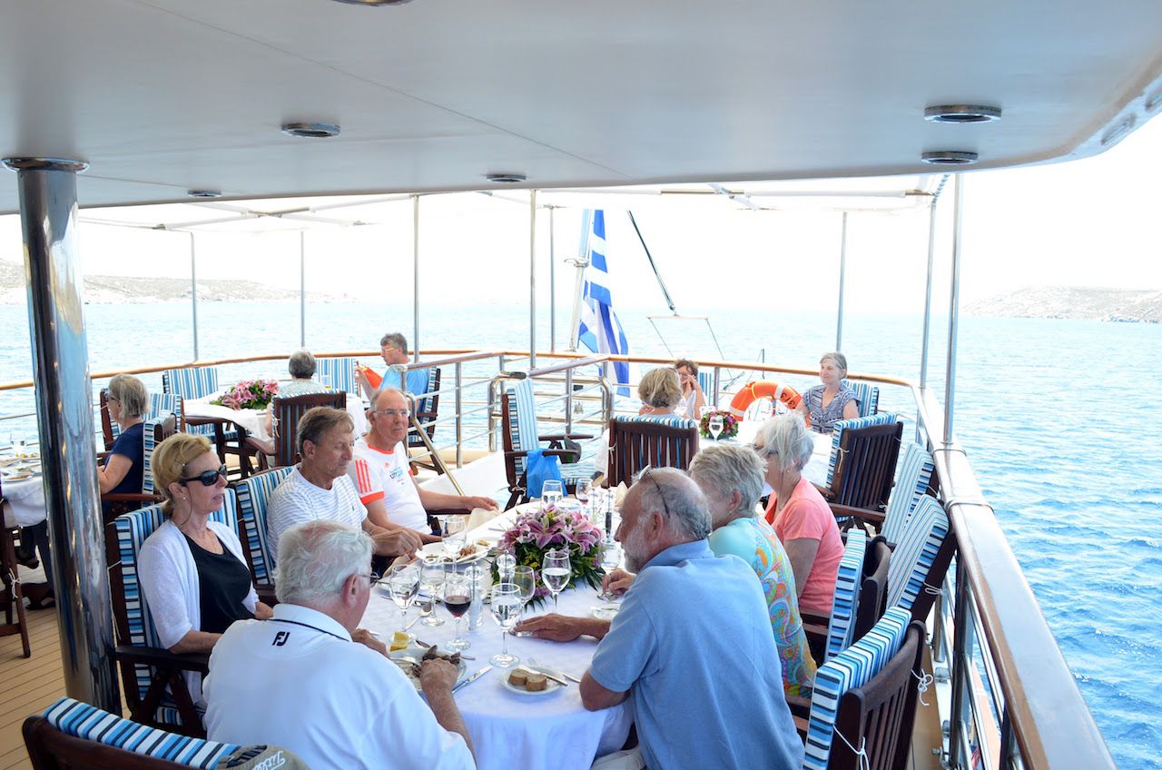 callisto-outdoor-dining-area-upper-deck.jpg