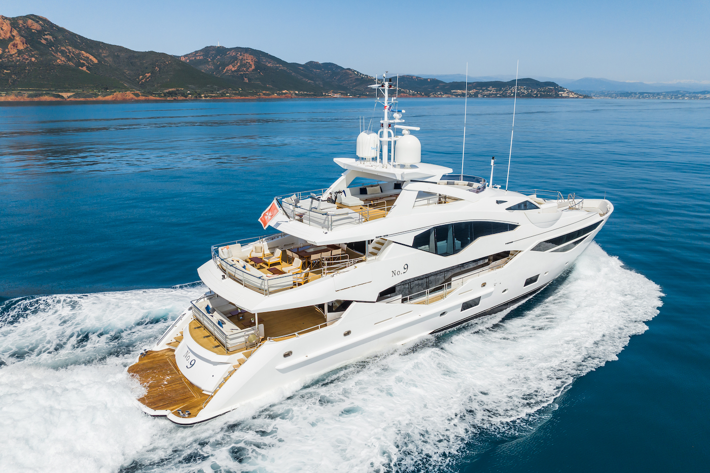 charter yacht No 9.jpg