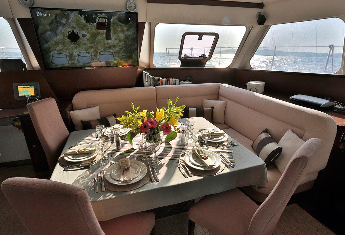 charter-catamaran-anassa-interior-dining.jpg