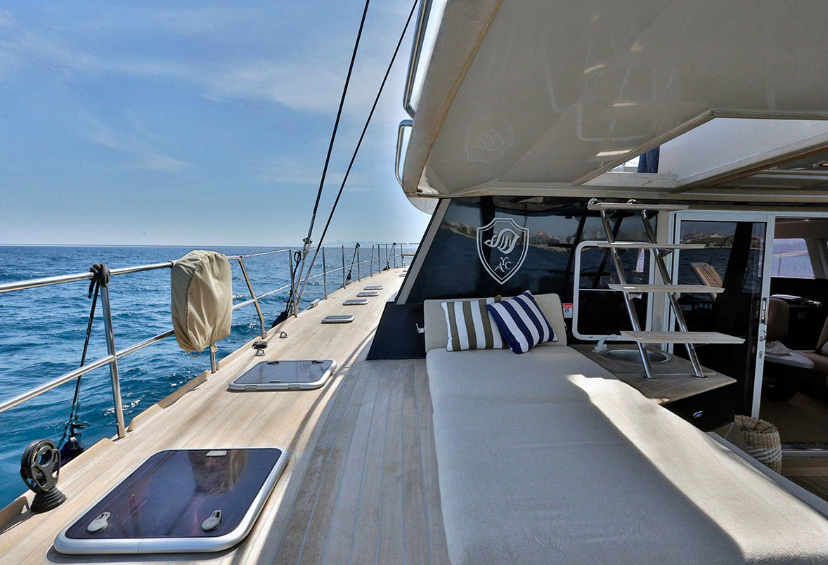 charter-catamaran-anassa-looking-forward.jpg