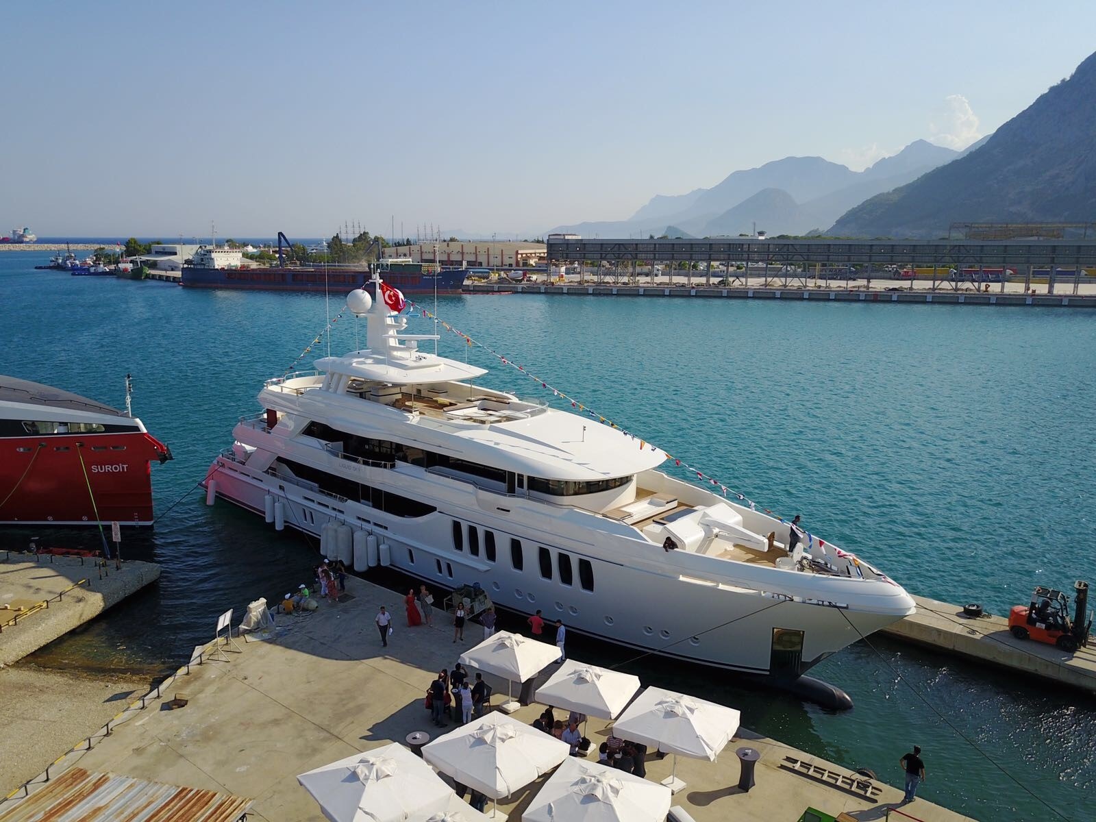 cmb-superyacht-liquid-sky-launched.jpg