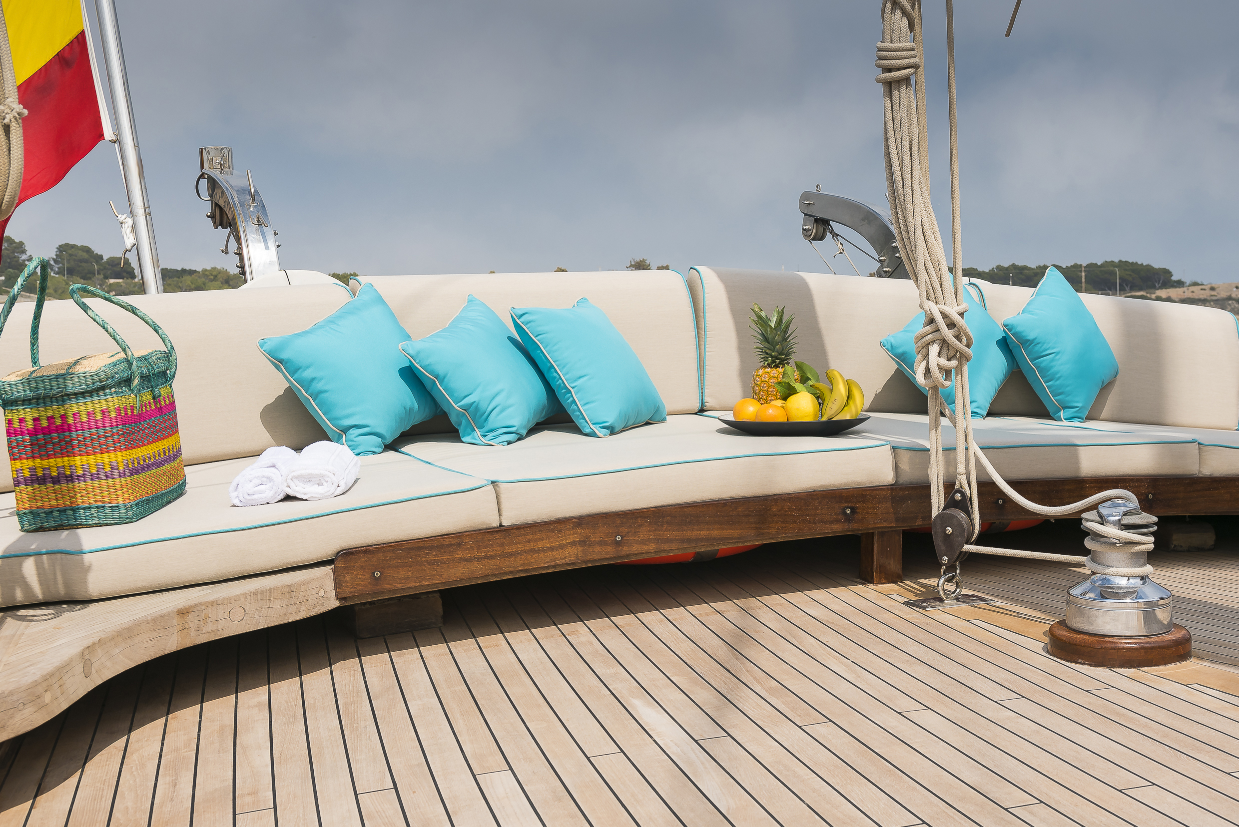 deck seating.jpg