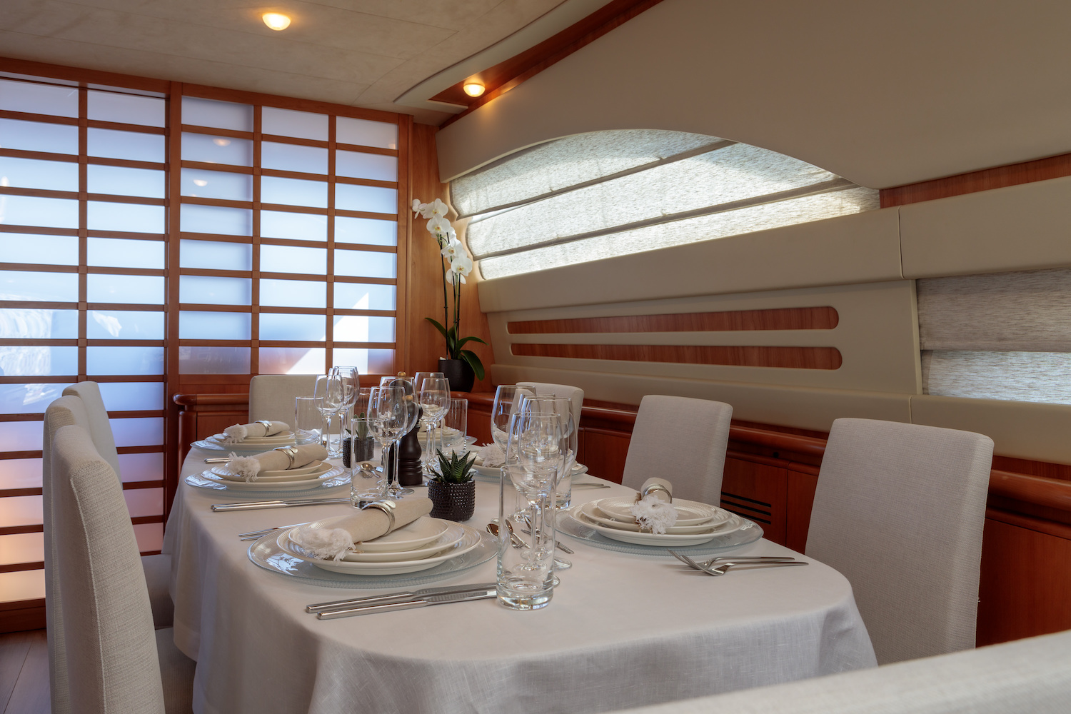 dining - elegant set up.jpg