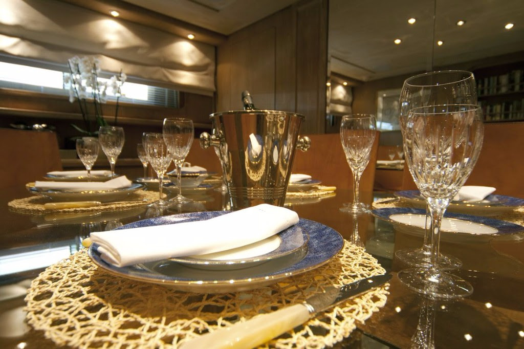 dining set up.jpg