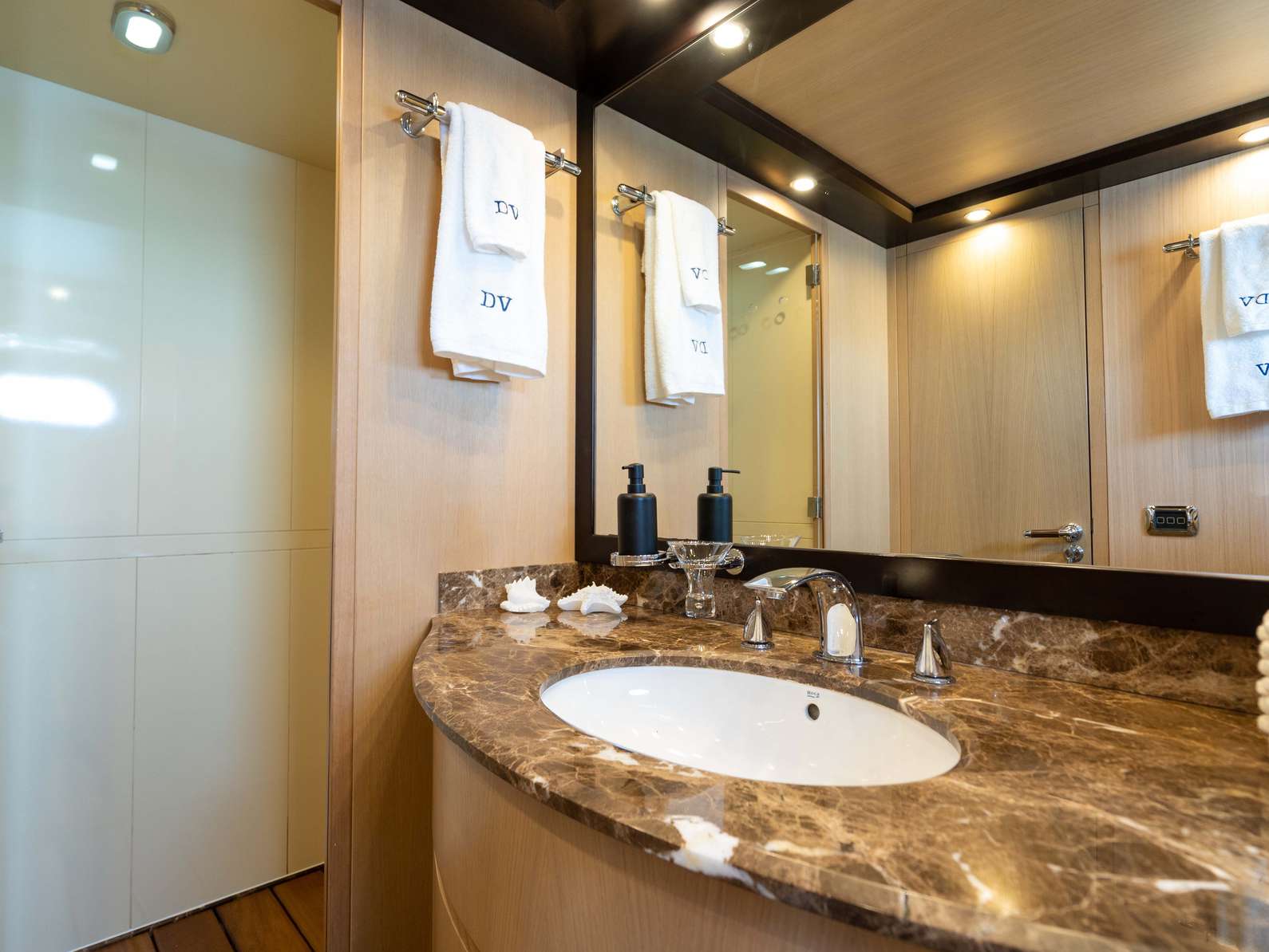 double cabin  ensuite.jpg