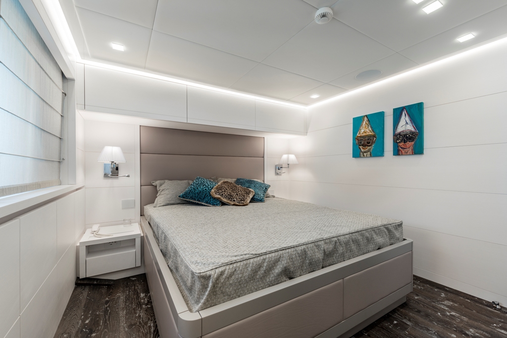 double cabin starboard.jpg