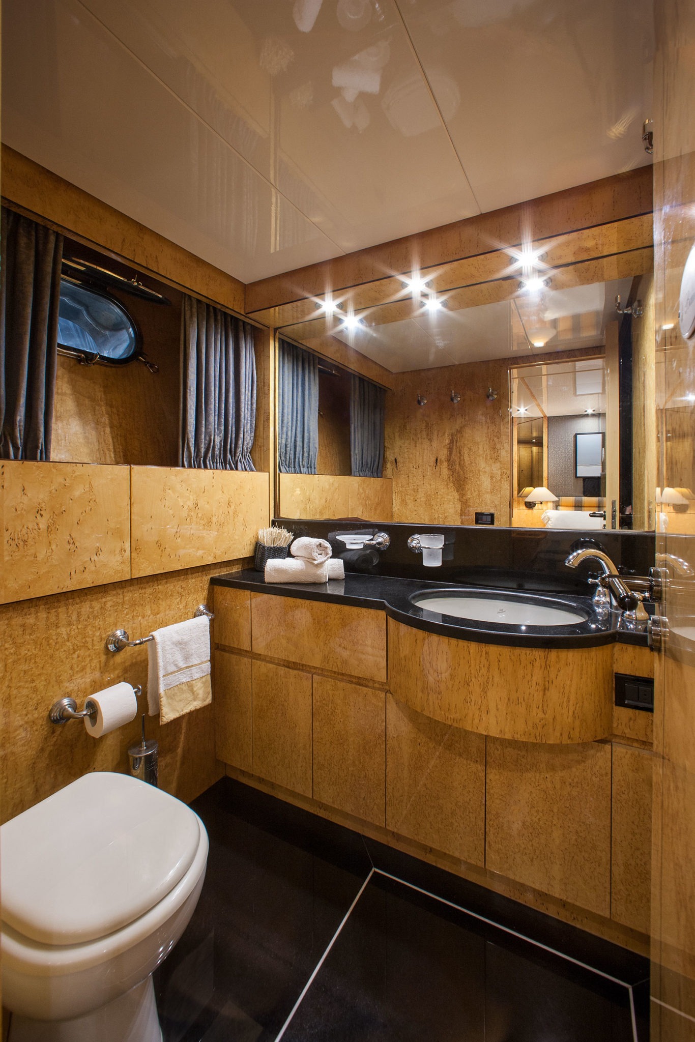 double guest ensuite.jpg