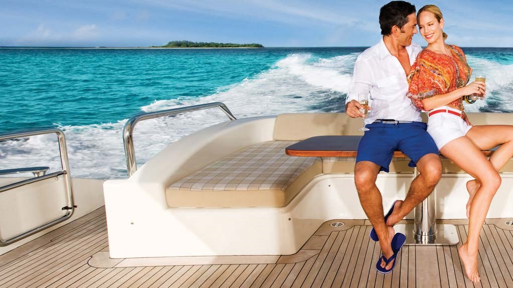 drinks on aft deck.jpg