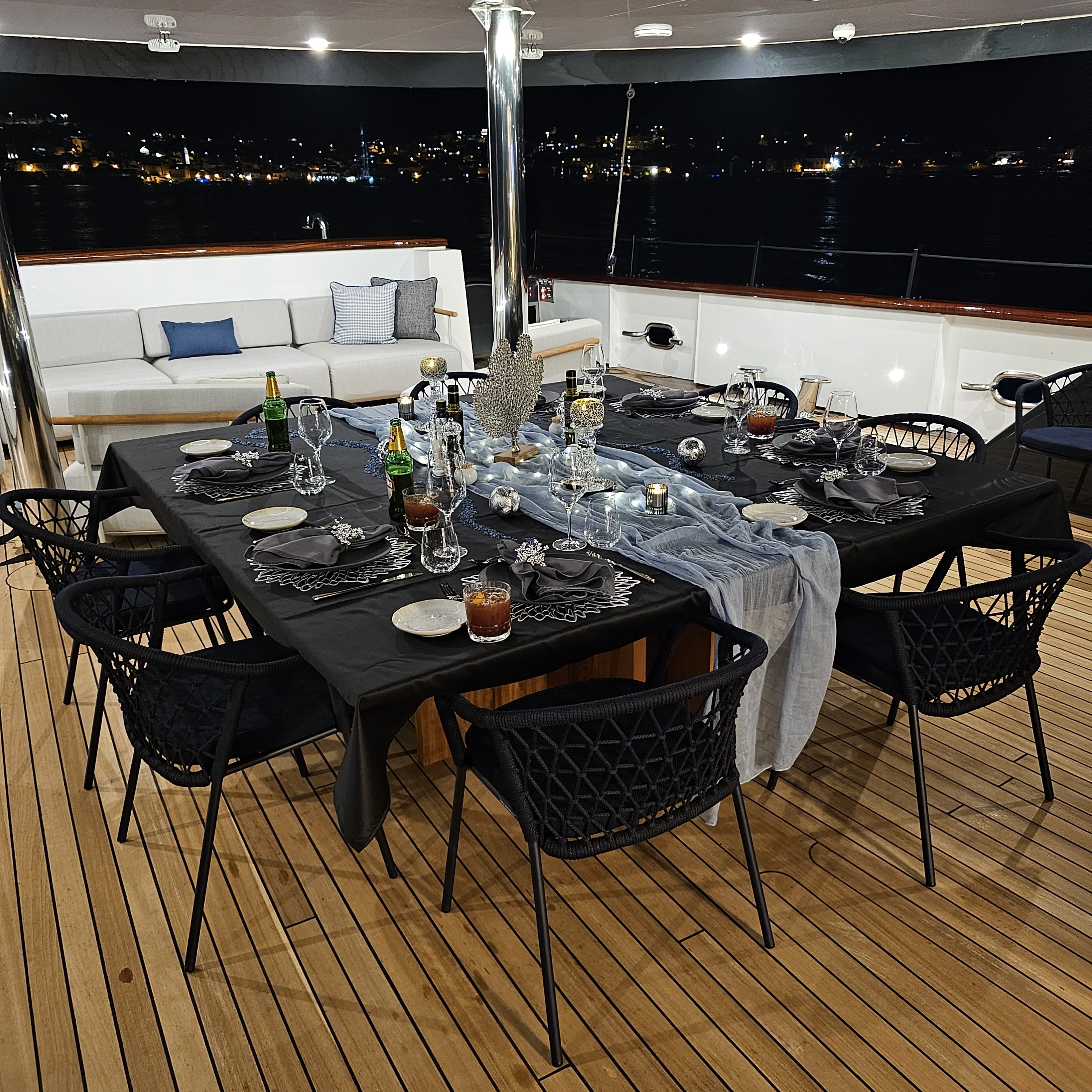 elegant al fresco dinner set up.jpg
