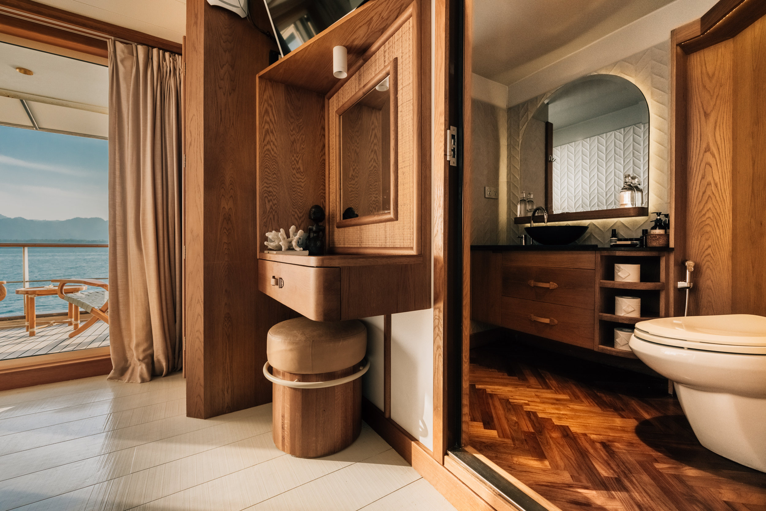 ensuite bathroom - Kudanil - Jack Johns.jpg