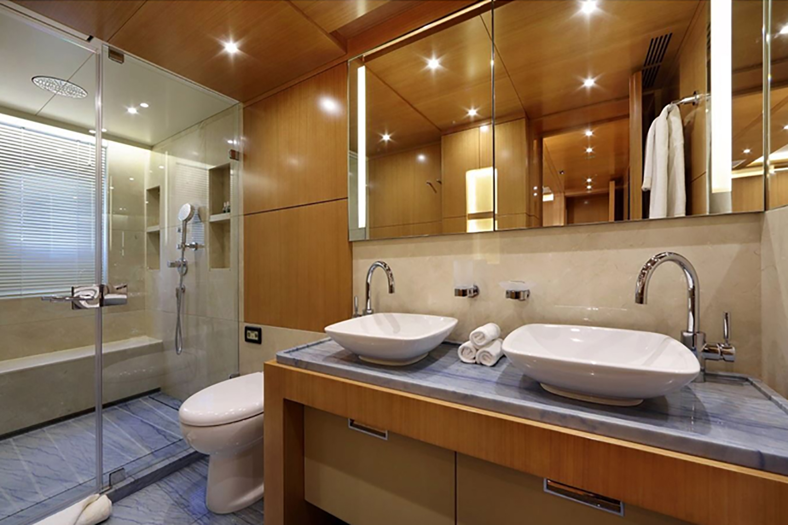 ensuite bathroom ZAZOU.jpg