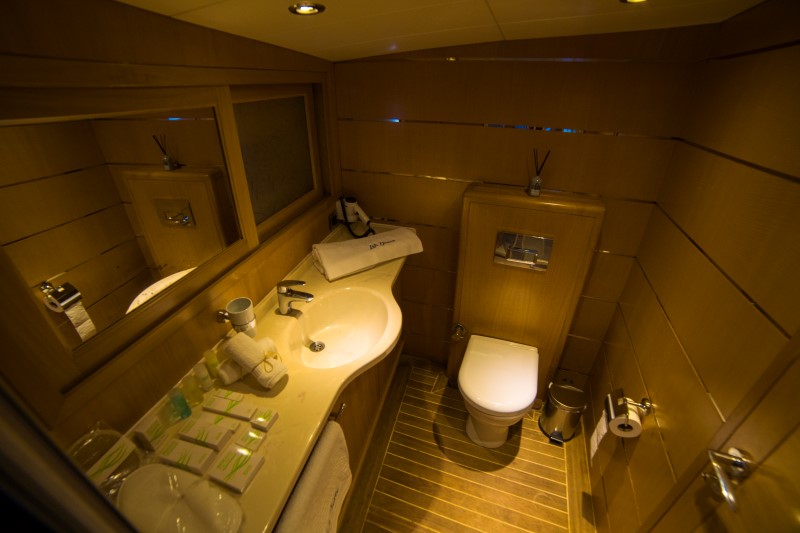 ensuite bathroom facilities.jpg