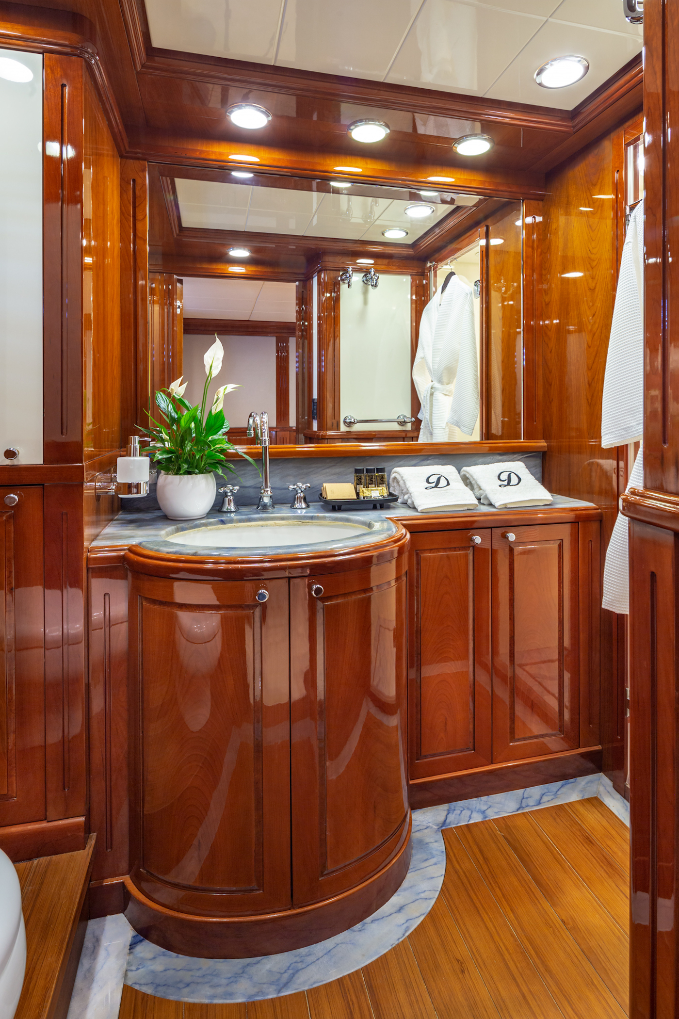 ensuite guest cabin.jpg