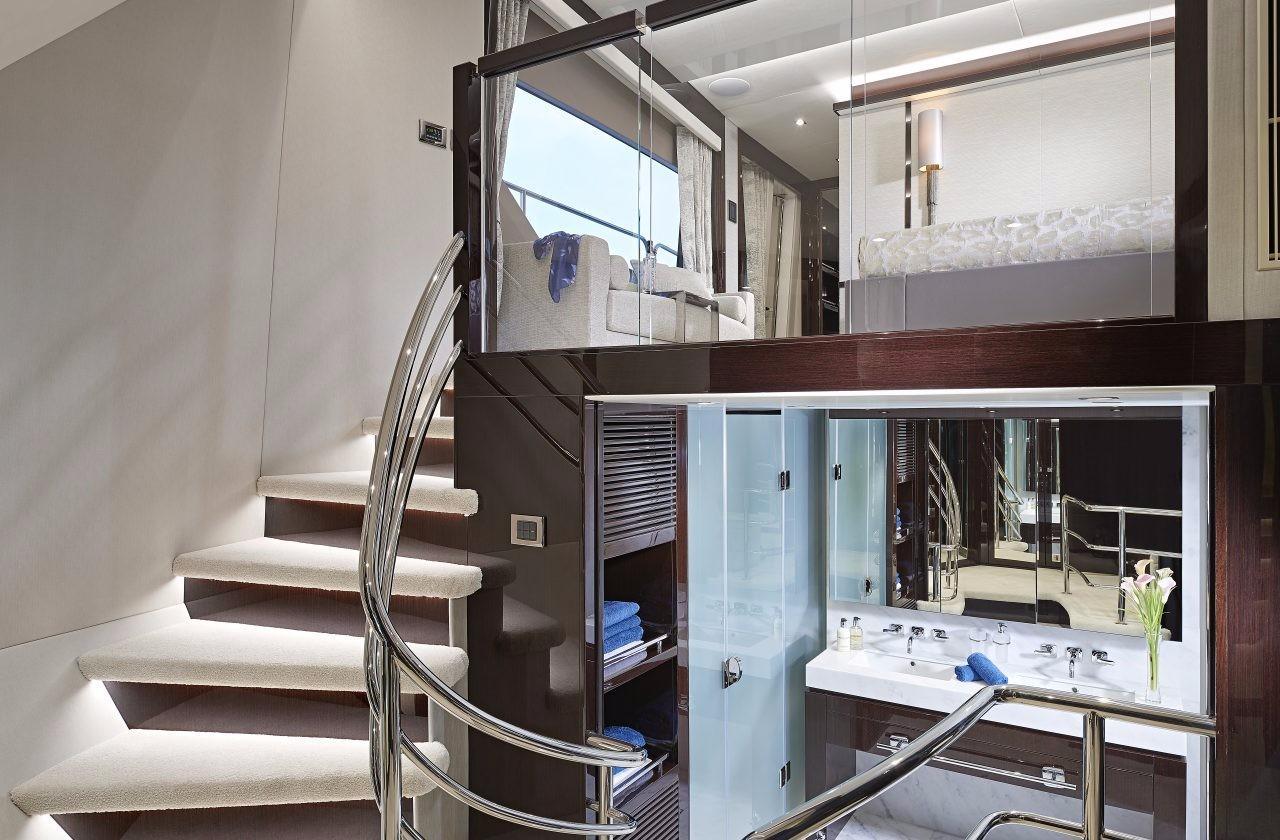 ensuite in the master stateroom.jpg