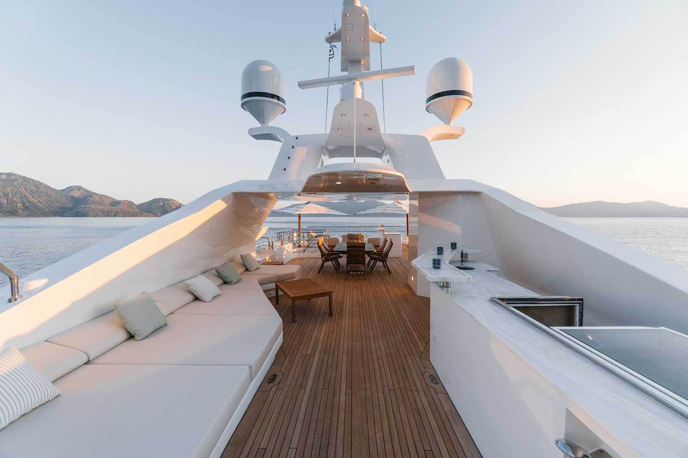 expansive sun deck seating.jpg