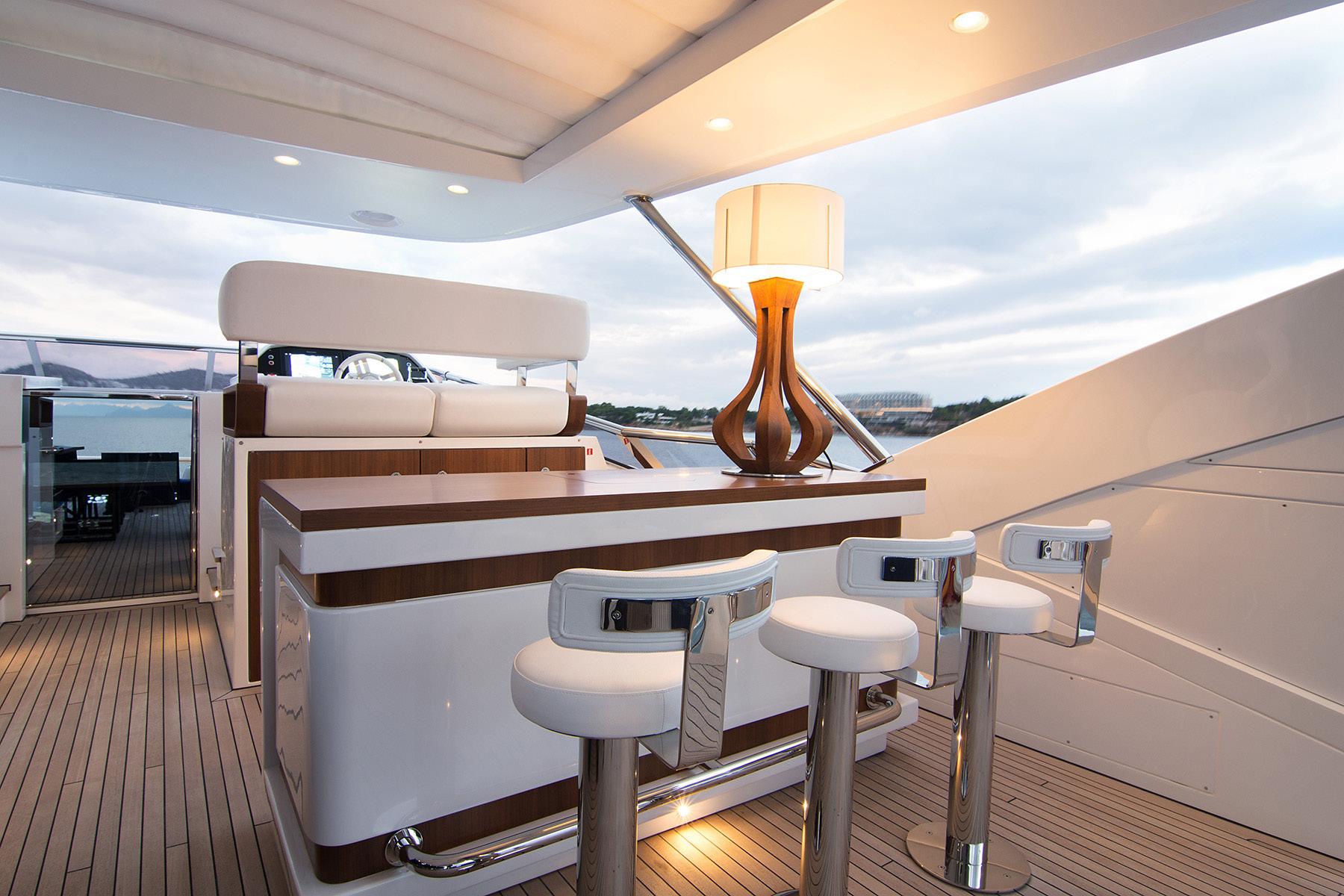 flybridge bar.jpg