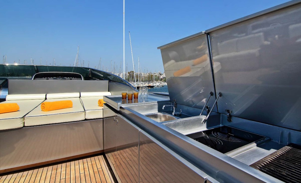 flybridge barbecue.jpg