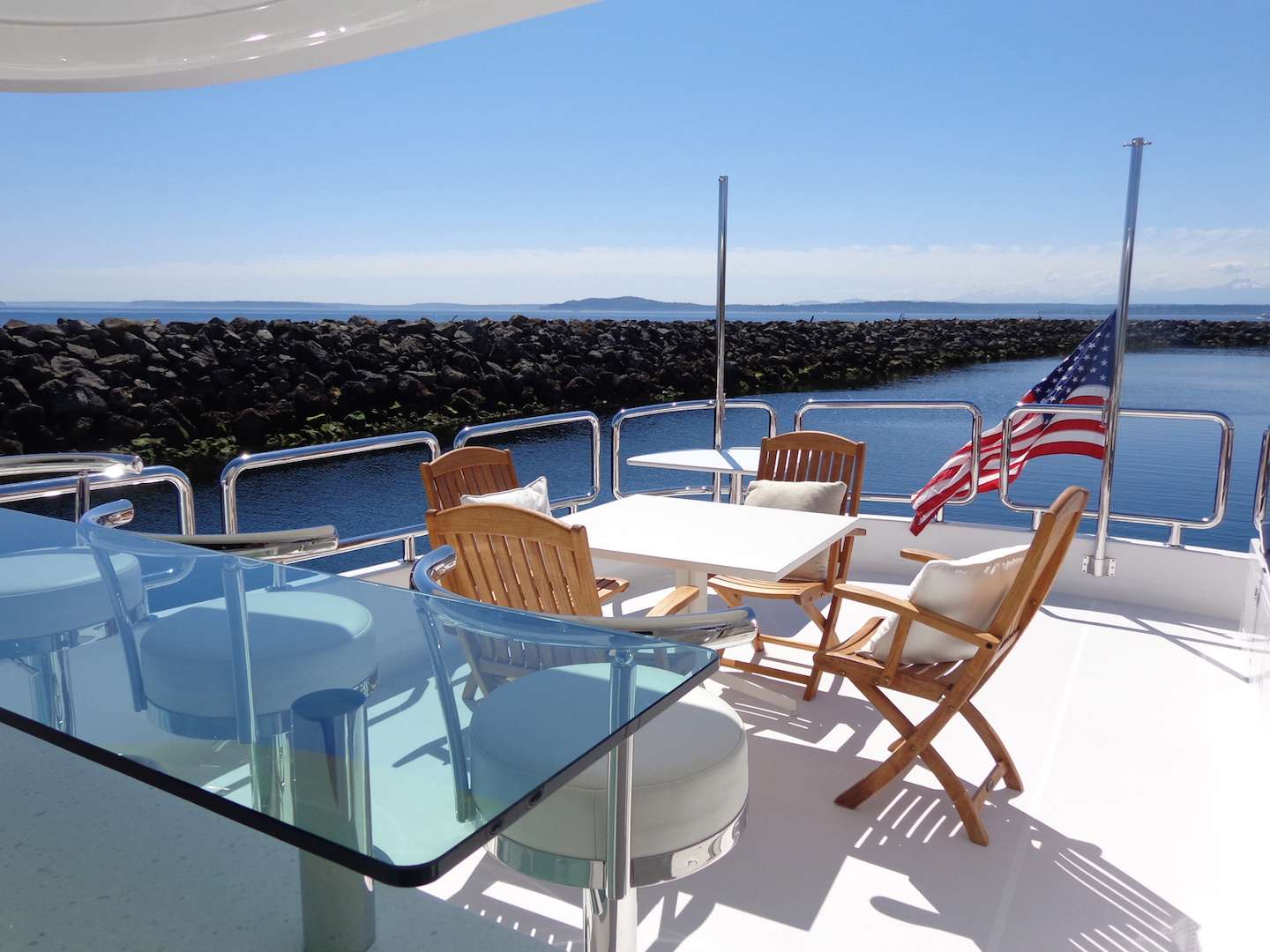flybridge seating alfresco.jpg