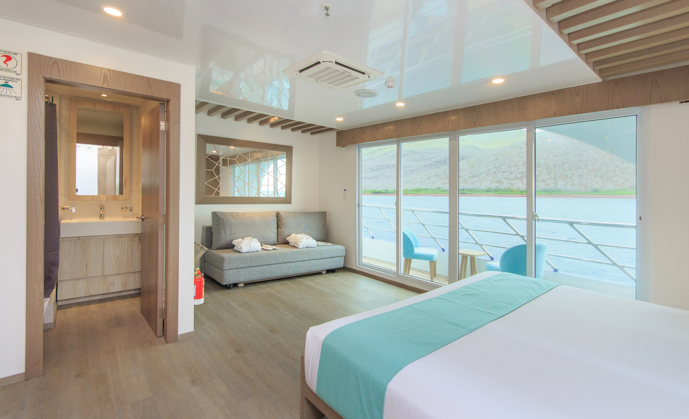 golden suite with large glazed doors.jpg