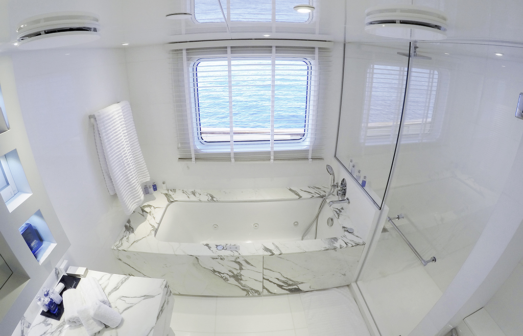 guest bathroom.jpg