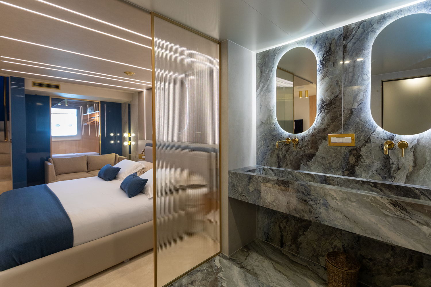 guest cabin 1 with ensuite.jpg