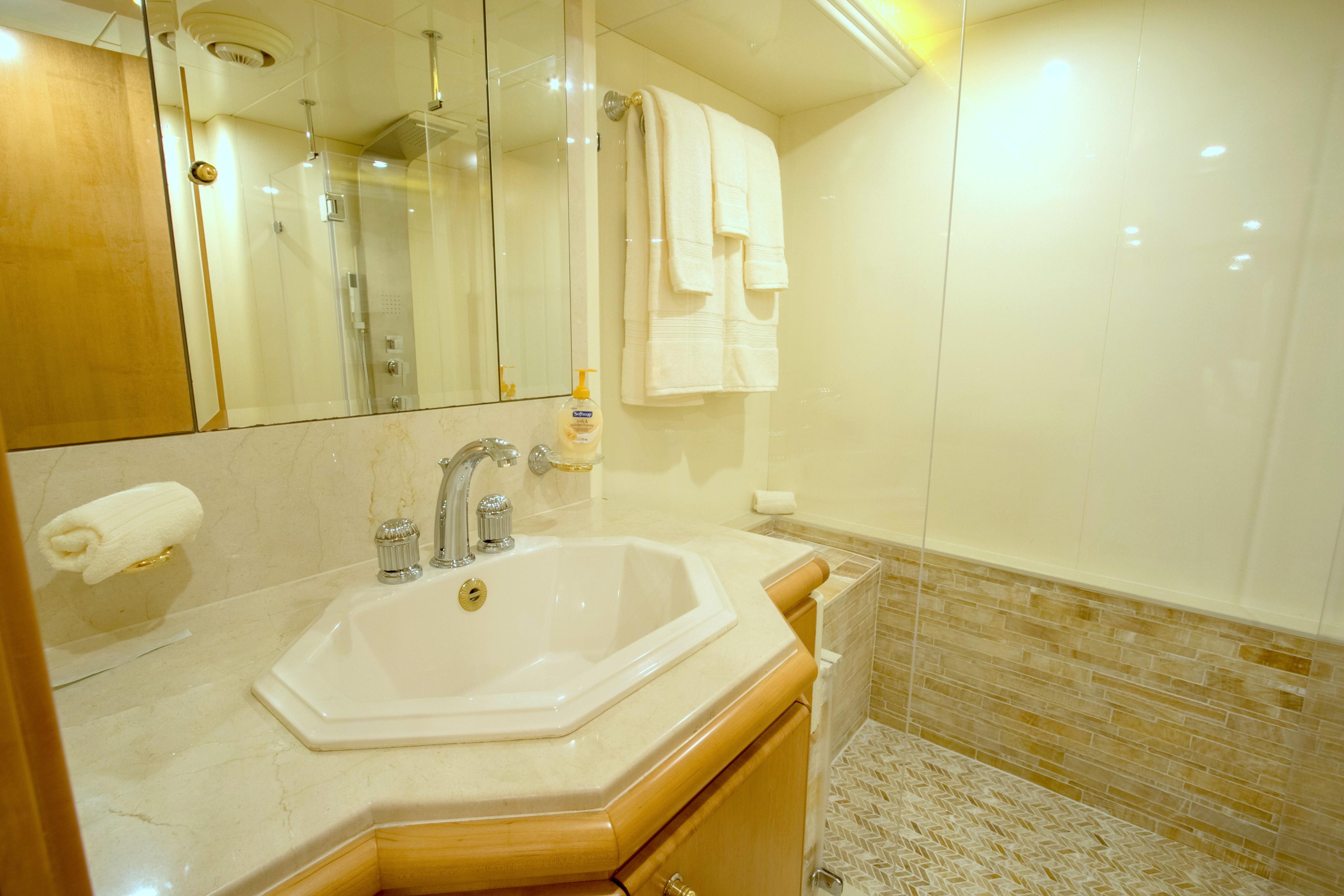 guest suite bathroom.jpg