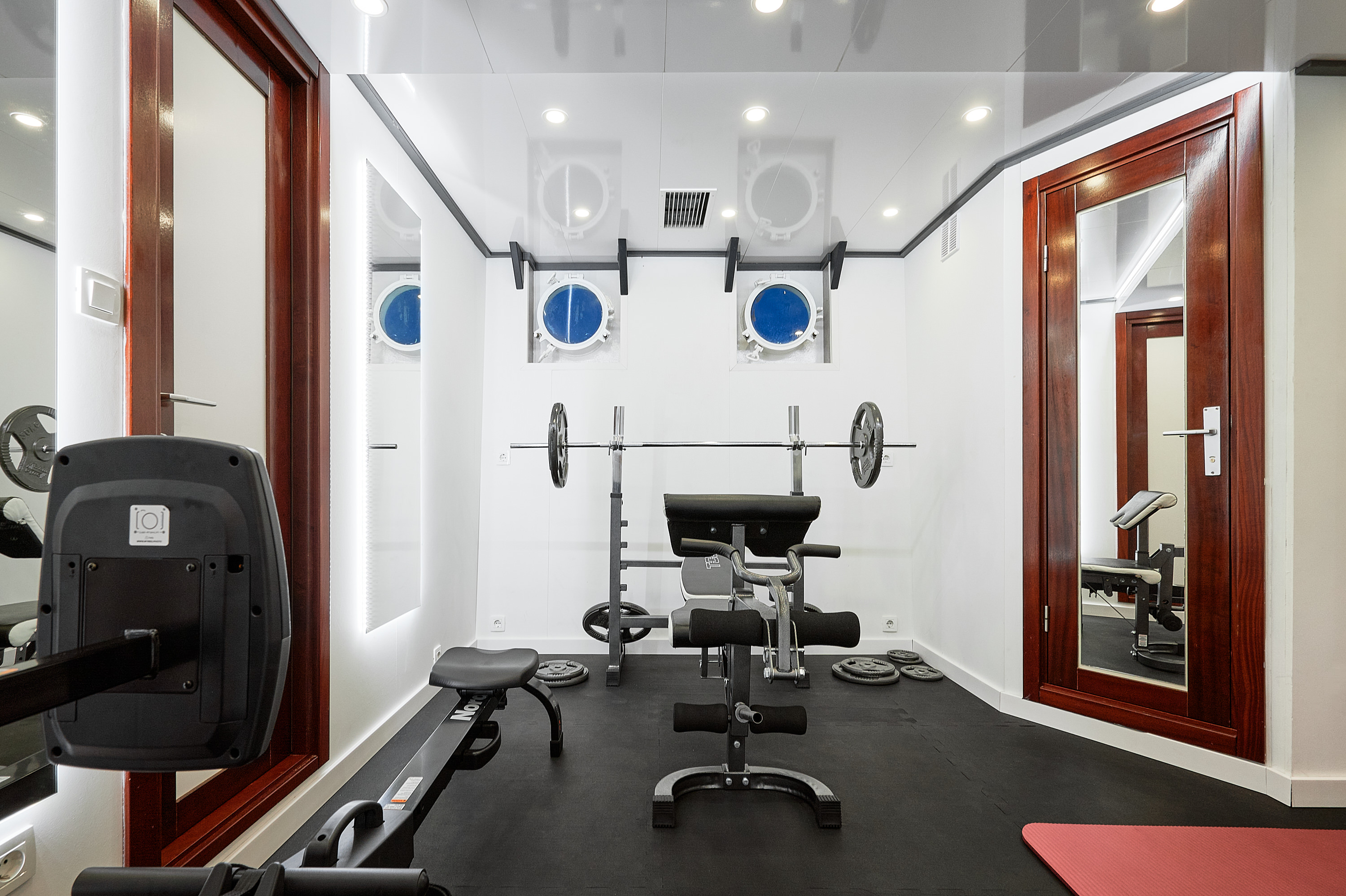 gymnasium - © ivanisevicivan.jpg
