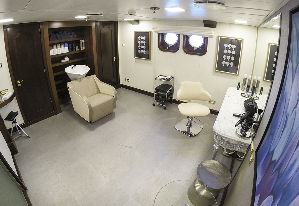 hair saloon.jpg