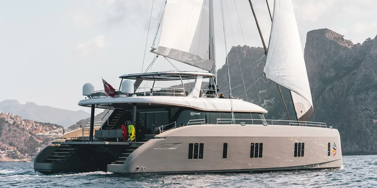 imgi_4_VIVA-LA-VIDA-Luxury-Sailing-Charter-Yacht-Sunreef-80-Sailing.png