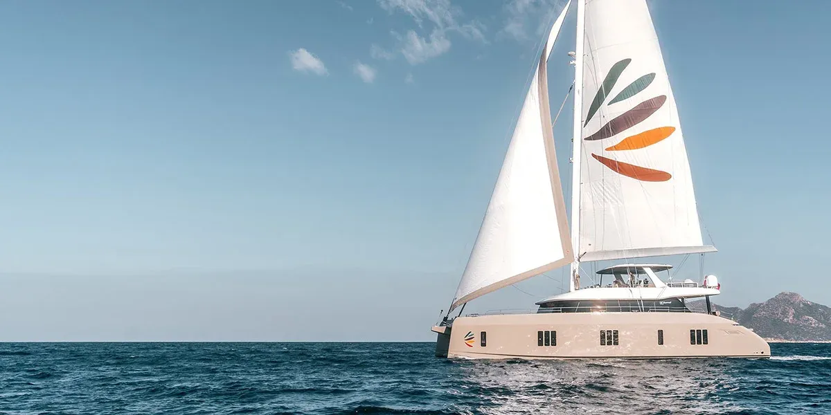 imgi_5_VIVA-LA-VIDA-Luxury-Sailing-Charter-Yacht-Sunreef-80.png
