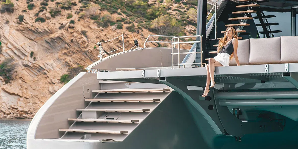 imgi_8_VIVA-LA-VIDA-Luxury-Sailing-Charter-Yacht-Sunreef-80-Swimming-Platform.png