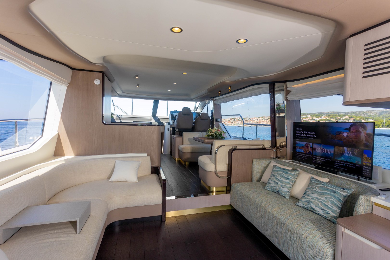 interior saloon area.jpg